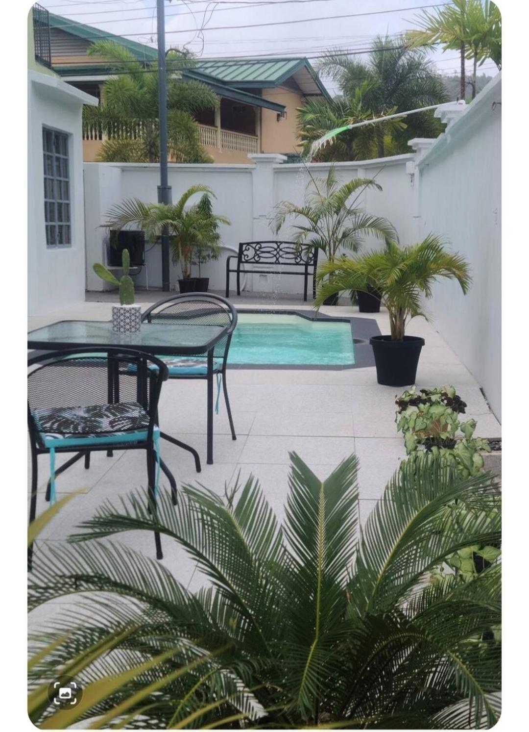 Riverside Poolside Apartment San Juan Esterno foto